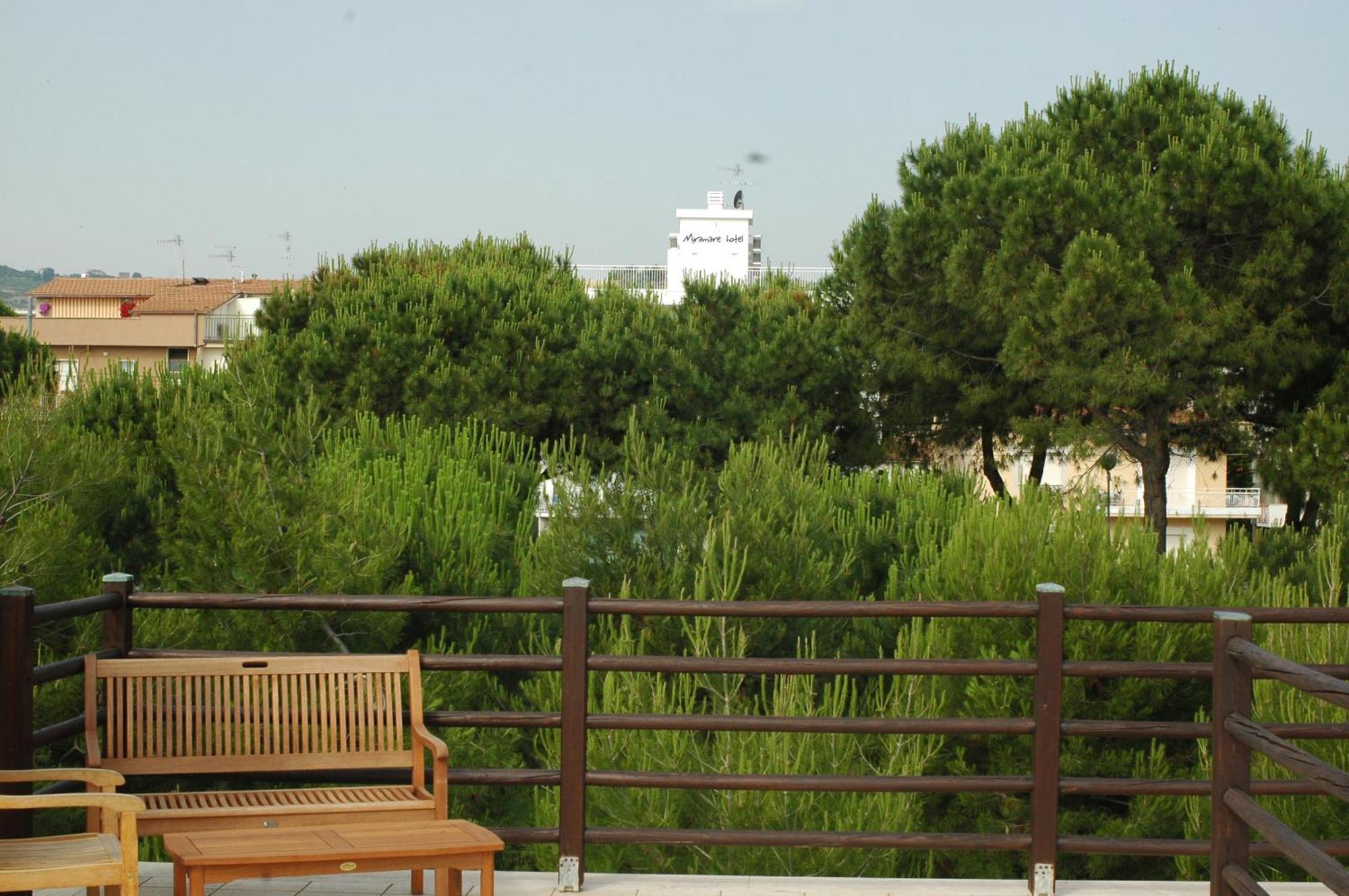 Hotel Miramare 피네토 외부 사진