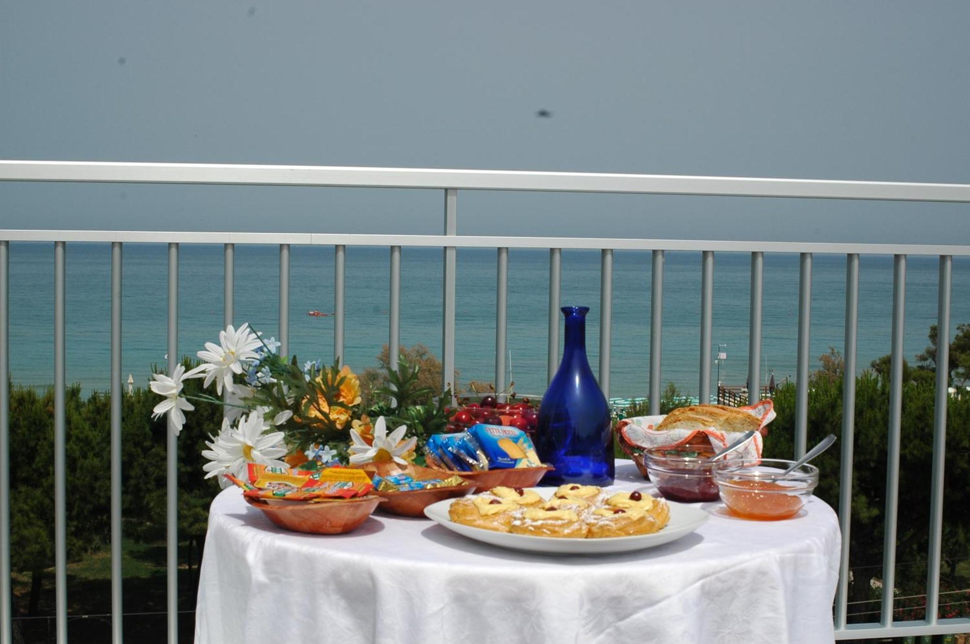 Hotel Miramare 피네토 외부 사진