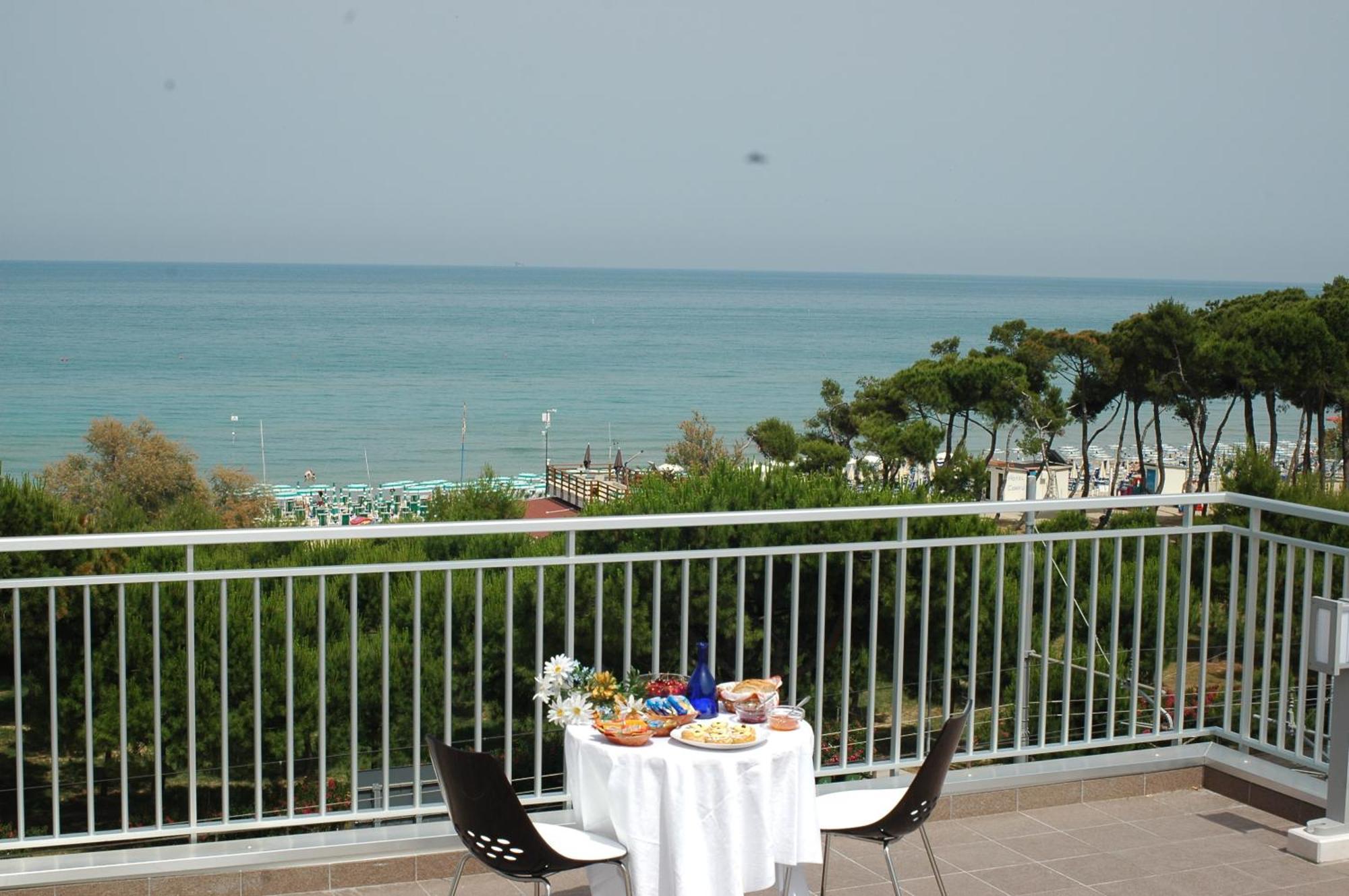 Hotel Miramare 피네토 외부 사진